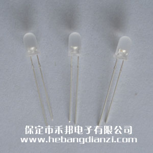 Φ5白發(fā)紅霧狀燈